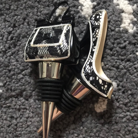 🍷 Wine Bottle Stoppers (NWOT) - Picture 4 of 4